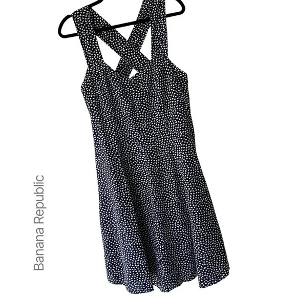 BANANA REPUBLIC NWOT SLEEVELESS DRESS CROSSOVER STRAPS NAVY BLUE WHITE | 12 - Picture 1 of 7